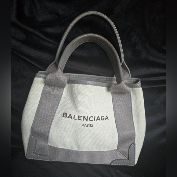 Authentic Balenciaga Cabas Grey tote bag - Picture 2 of 12